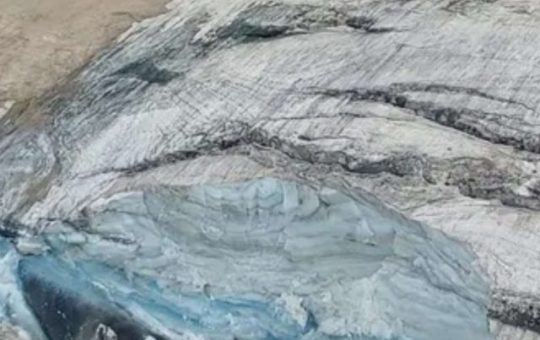 6 hikers were killed after a piece of the glacier broke loose in Italy